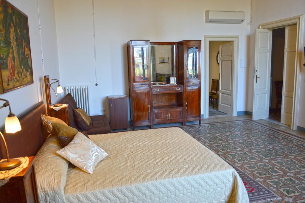 Palazzo Vallebona Gallipoli Bagian luar foto