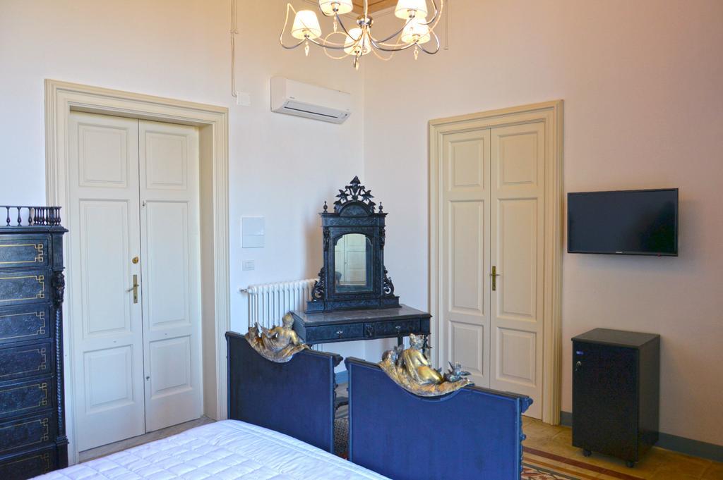 Palazzo Vallebona Gallipoli Bagian luar foto