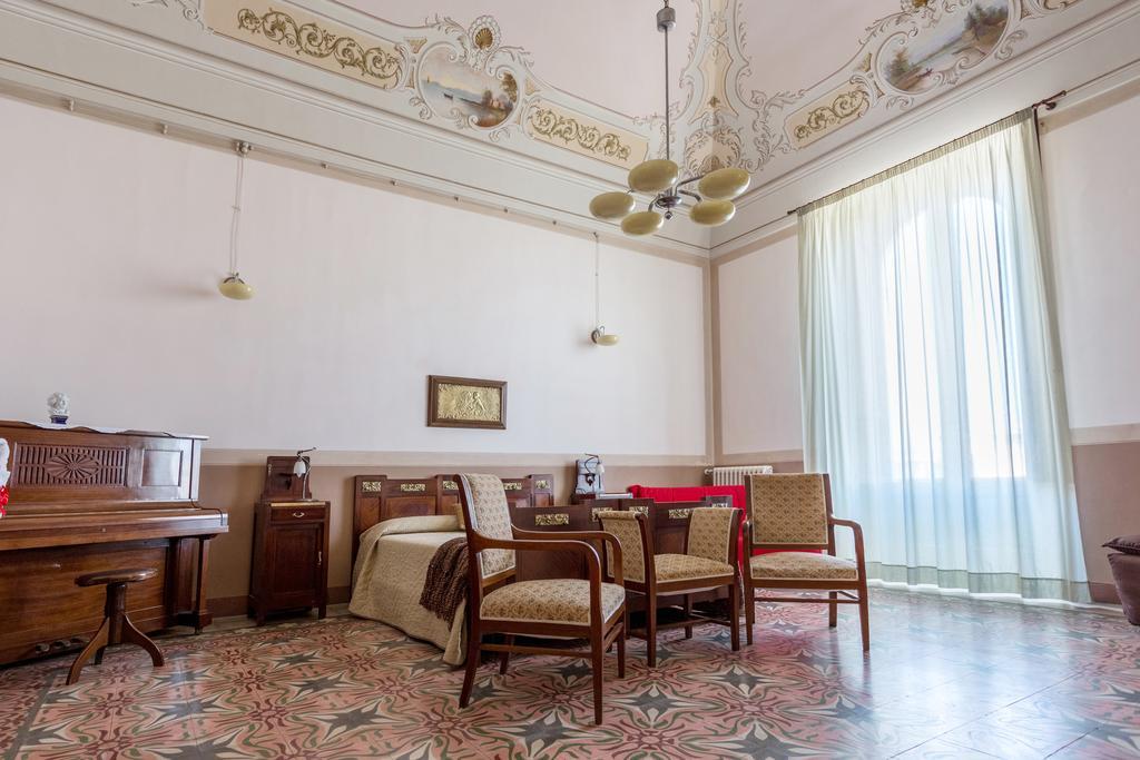 Palazzo Vallebona Gallipoli Bagian luar foto
