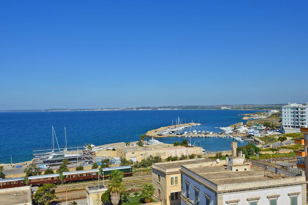 Palazzo Vallebona Gallipoli Bagian luar foto