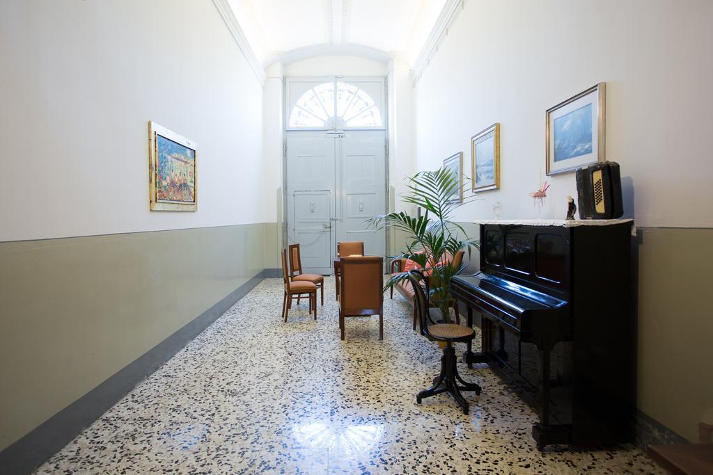 Palazzo Vallebona Gallipoli Bagian luar foto