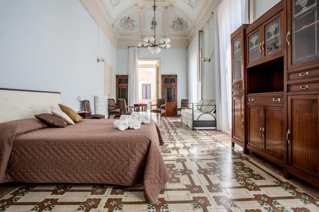 Palazzo Vallebona Gallipoli Bagian luar foto